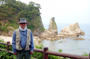 The first driver who picked me up. The background is Nezumigaseki in northern Niigata on the coast of the Sea of Japan.