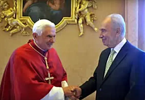 Shimon Peres With Pope Benedict